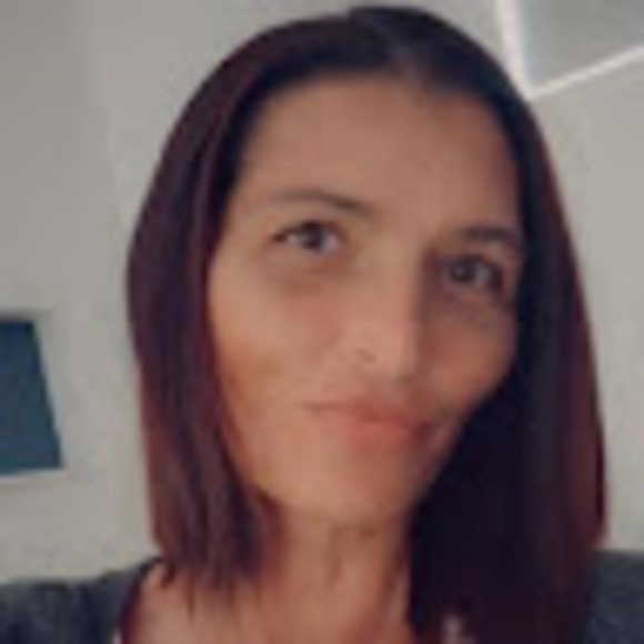 Meet your Posher, Jennifer - Picture 1 of 1